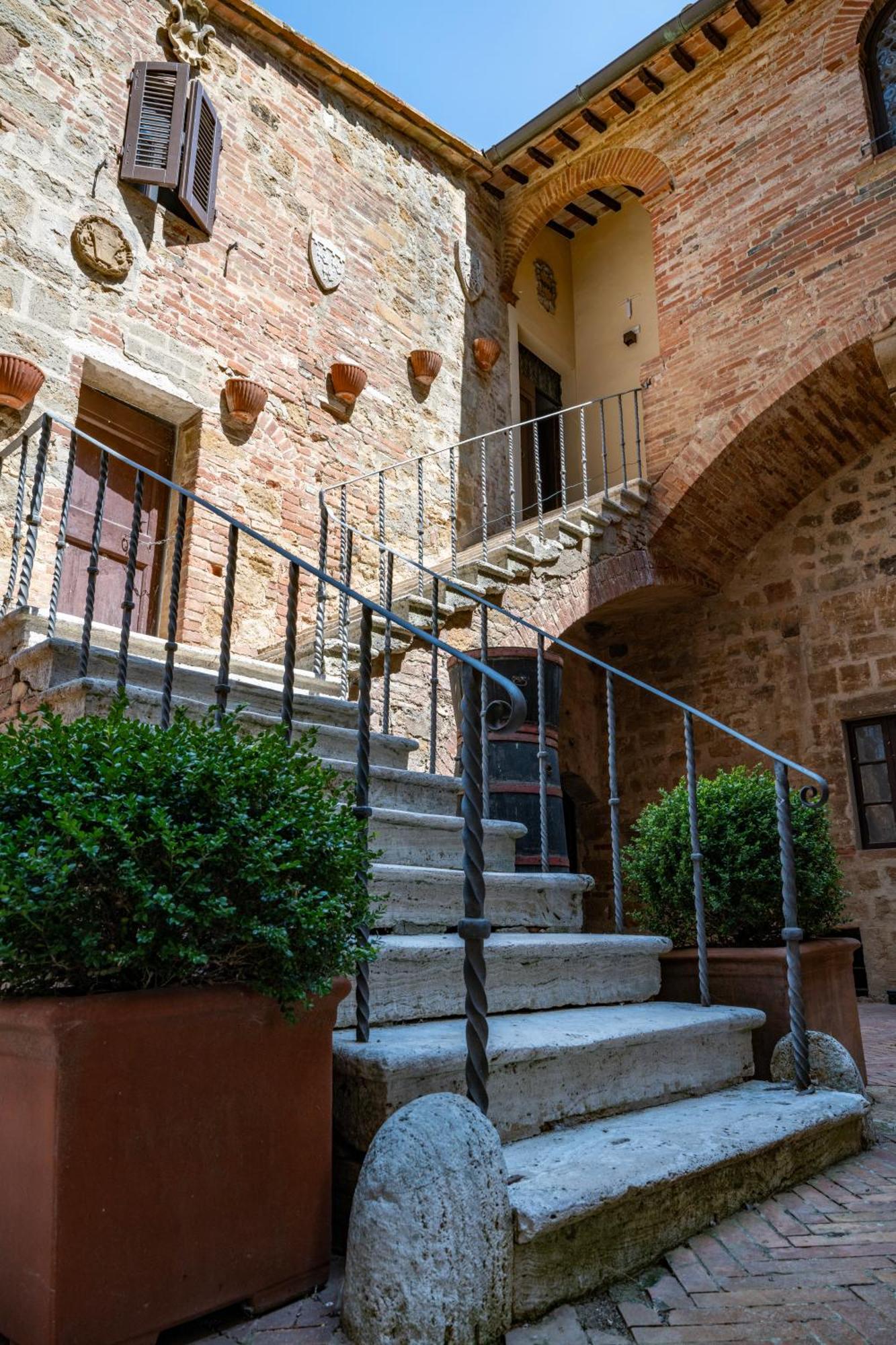 Willa Palazzo Massaini - Le Scuderie Pienza Zewnętrze zdjęcie